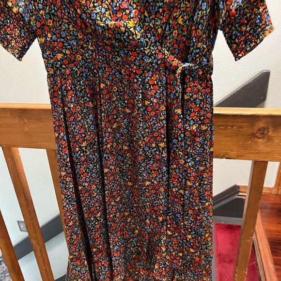 NWOT Tommy Hilfiger Floral Wrap Dress V-Neck Size 4 #088 - Picture 11 of 11